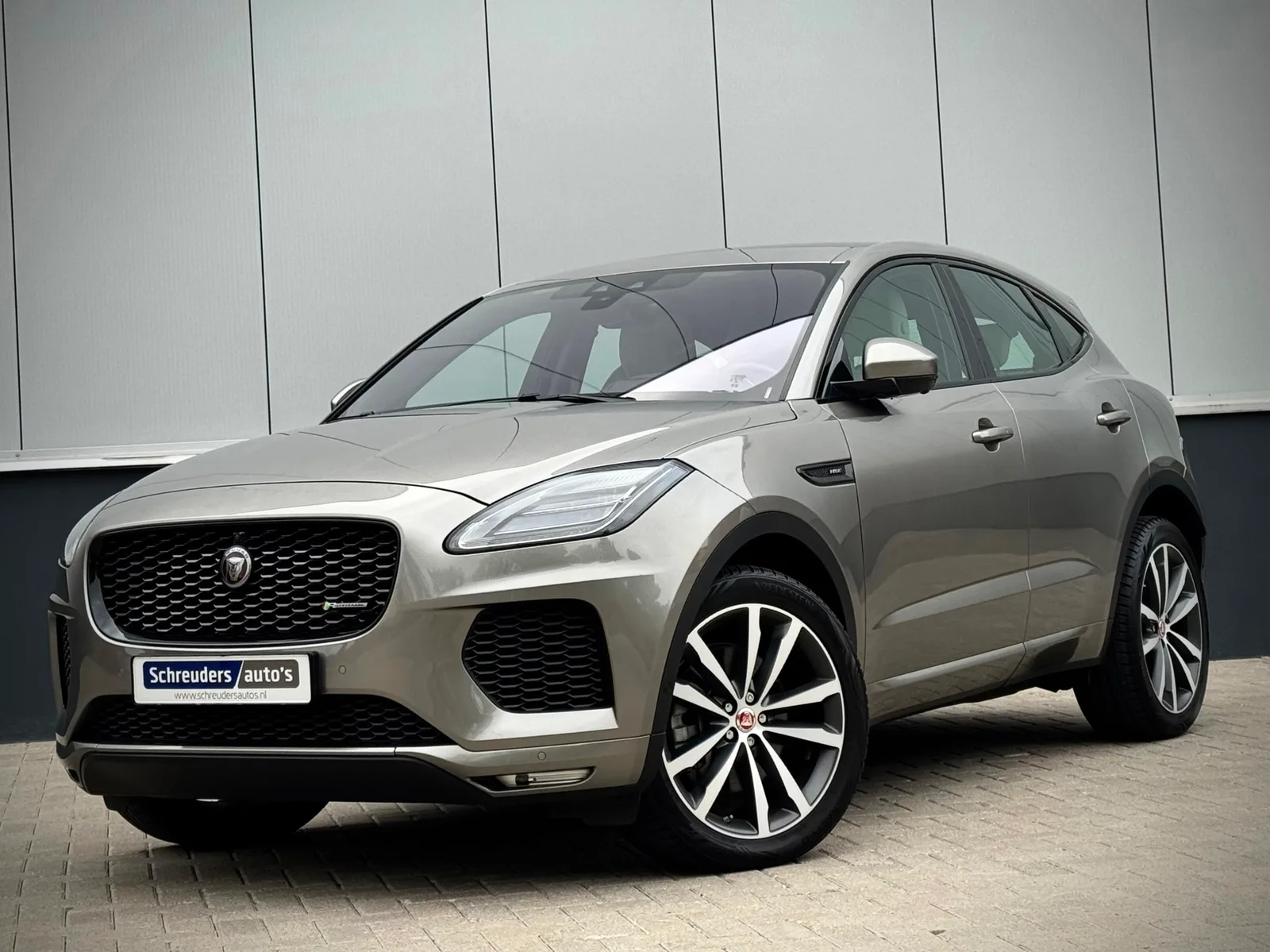 Jaguar E-Pace (2018) — foto 1