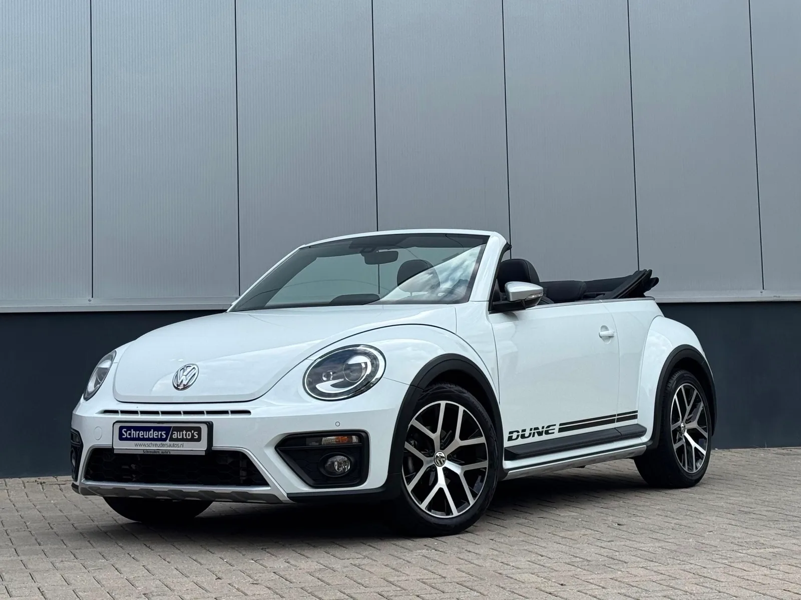 Volkswagen Beetle (2017) — foto 1