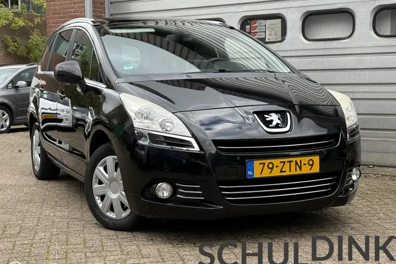 Peugeot 5008 (2013)