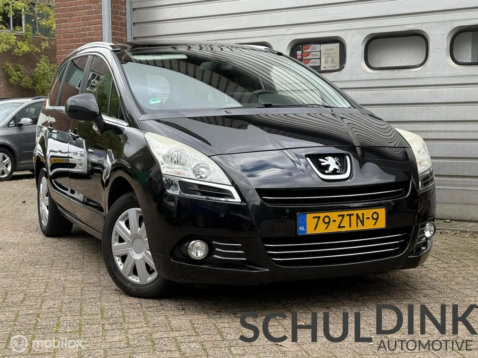 Peugeot 5008 (2013) — foto 1