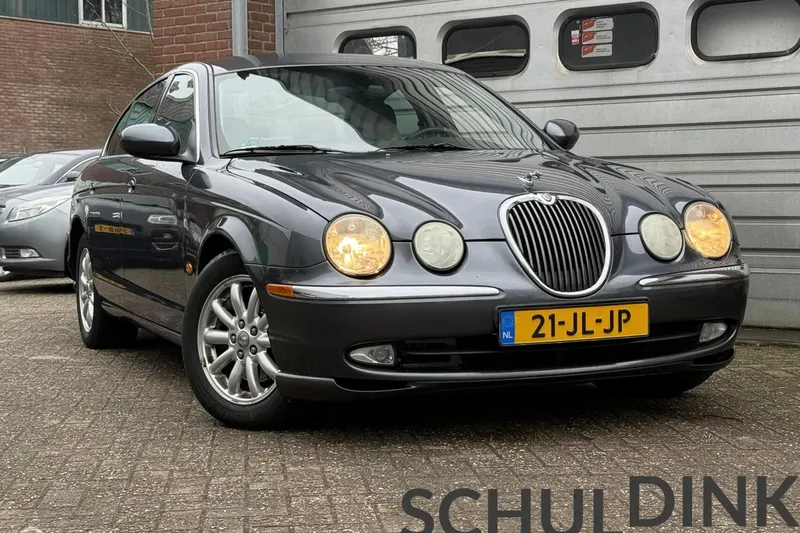 Jaguar S-Type (2002)