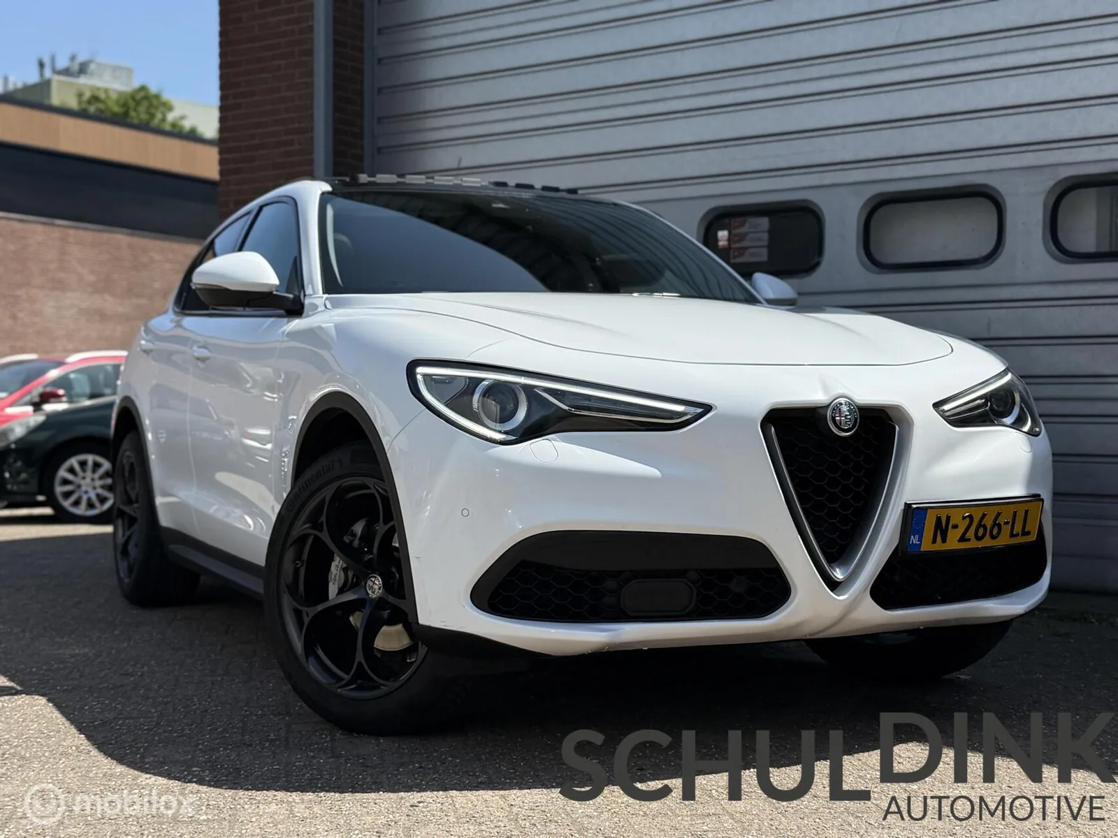 Alfa Romeo Stelvio (2017) — foto 1