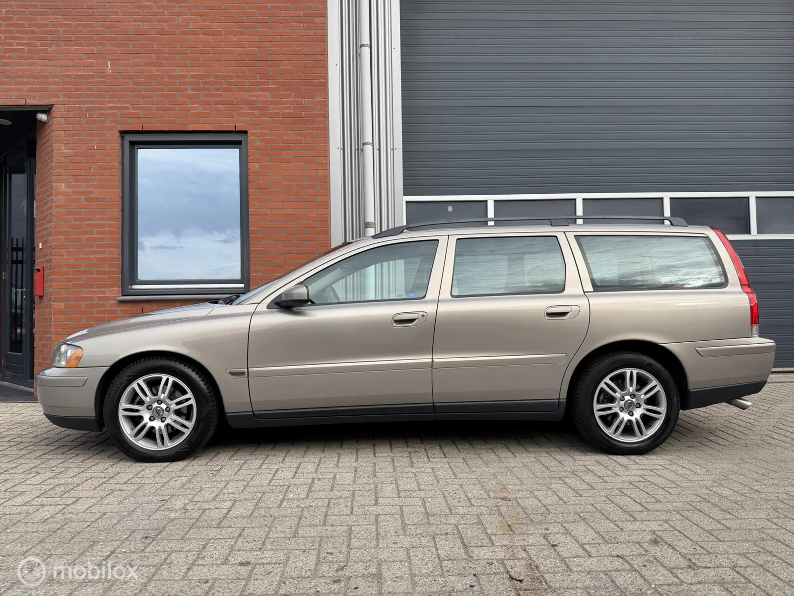Volvo V70 (2005) — foto 1