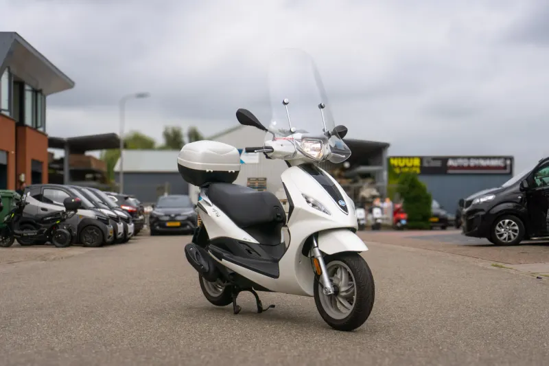 Piaggio Fly Scootermodel (2016)