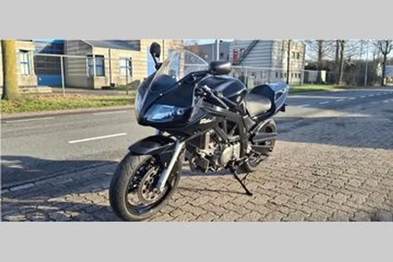 Suzuki SV650S (2010)