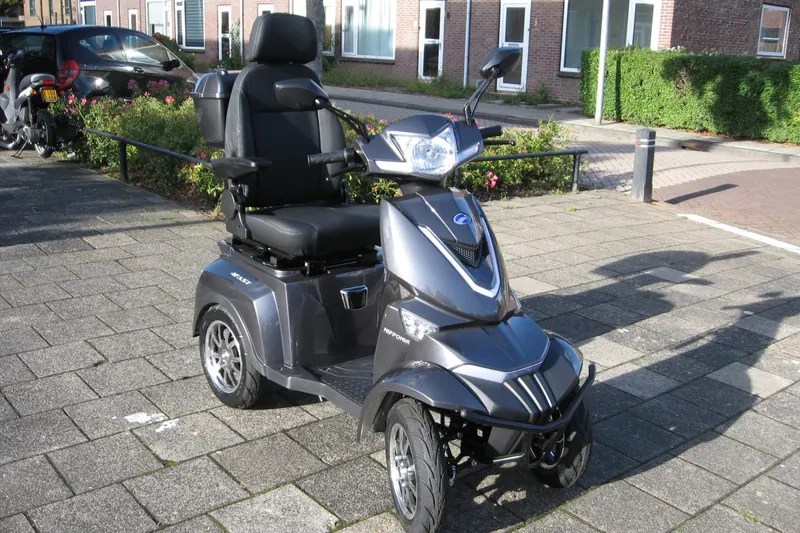 Nipponia 4Fast (2026)