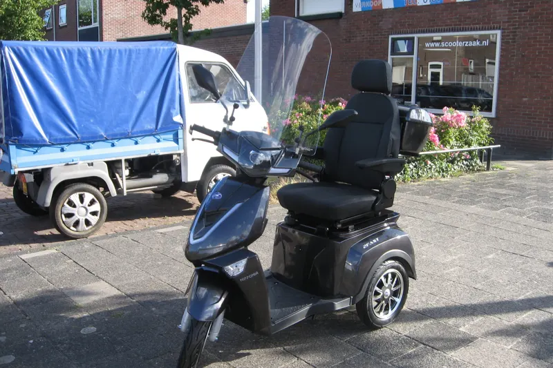 Nipponia 2Fast (2026)
