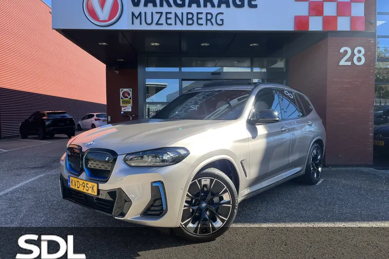 BMW iX3 (2022)