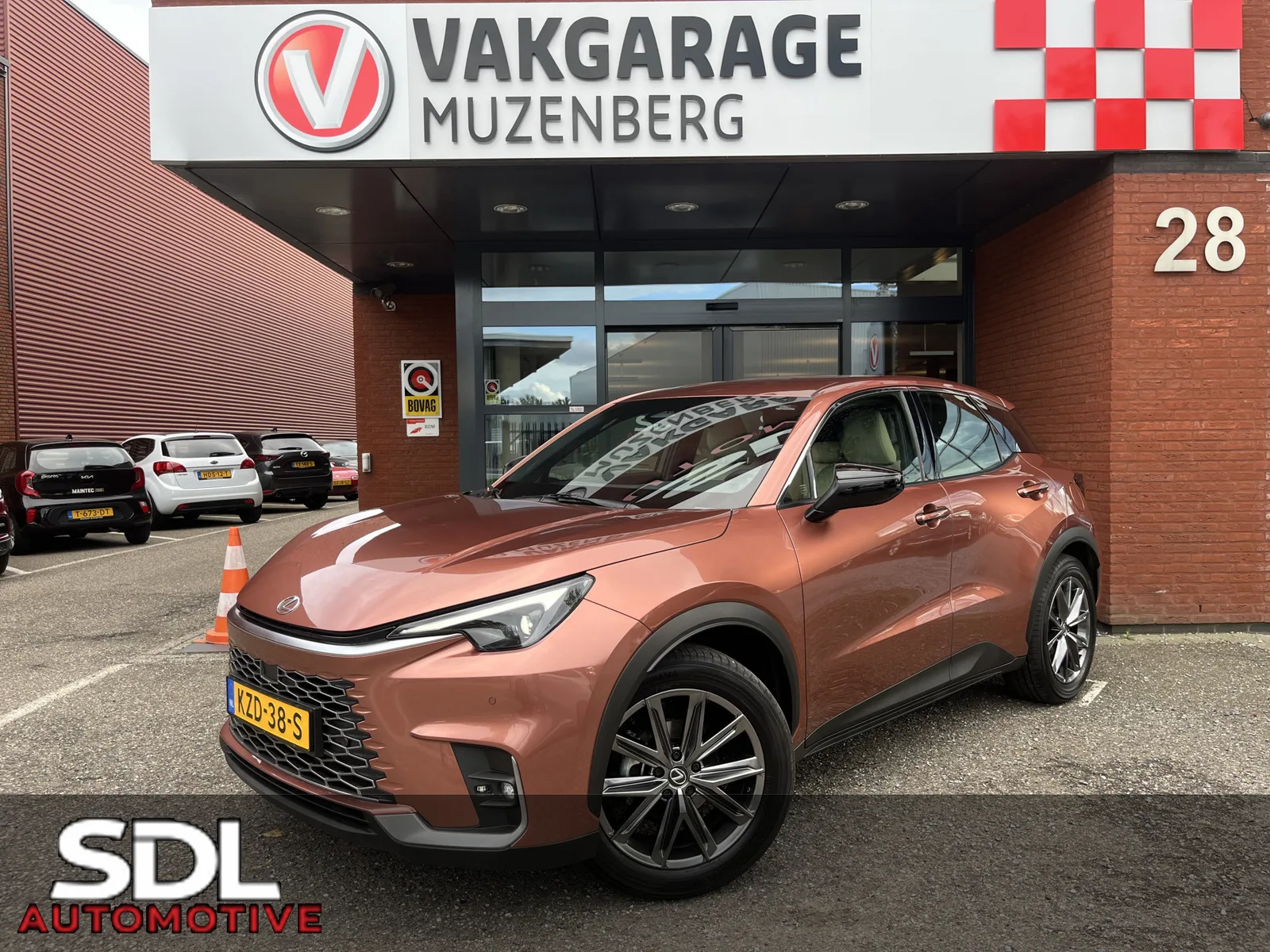 Lexus LBX (2025) — foto 1