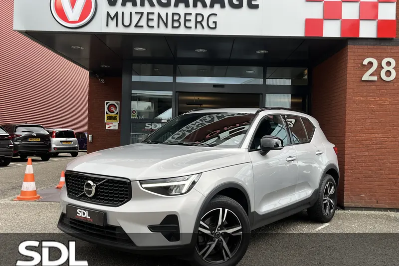 Volvo XC40 (2022)