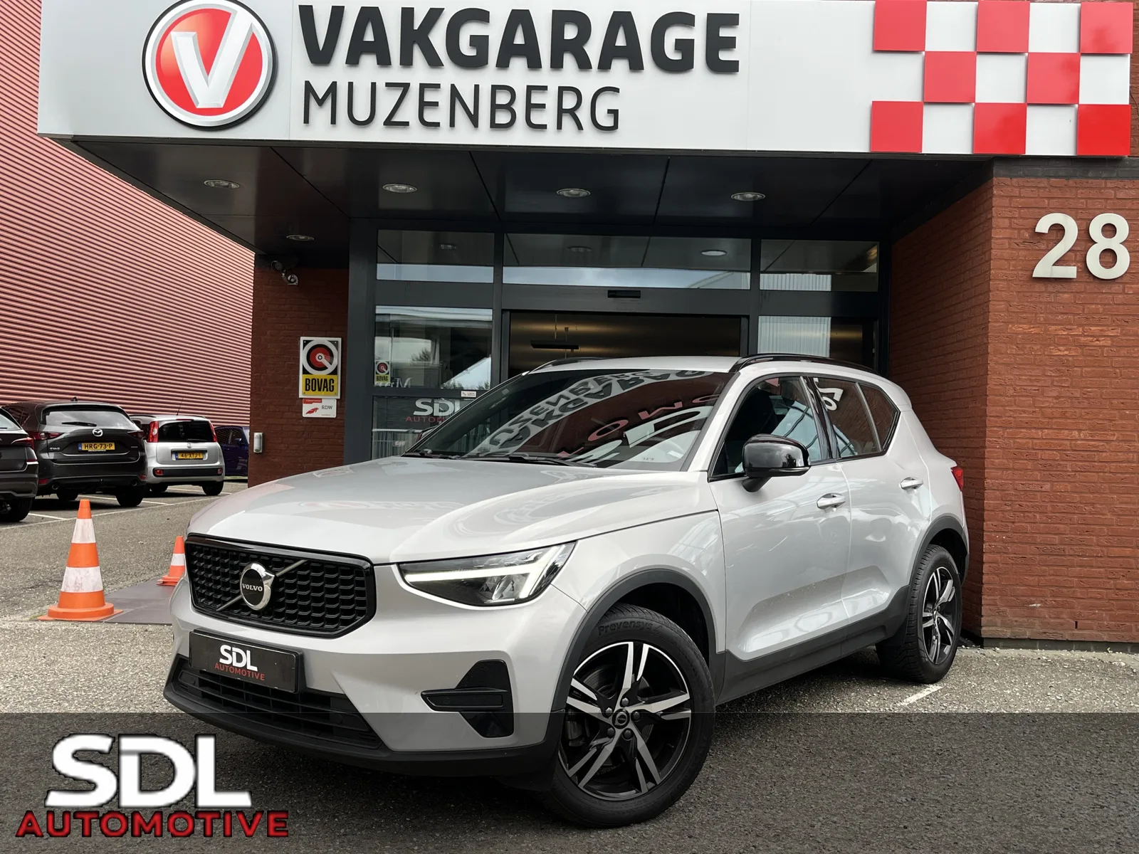 Volvo XC40 (2022) — foto 1