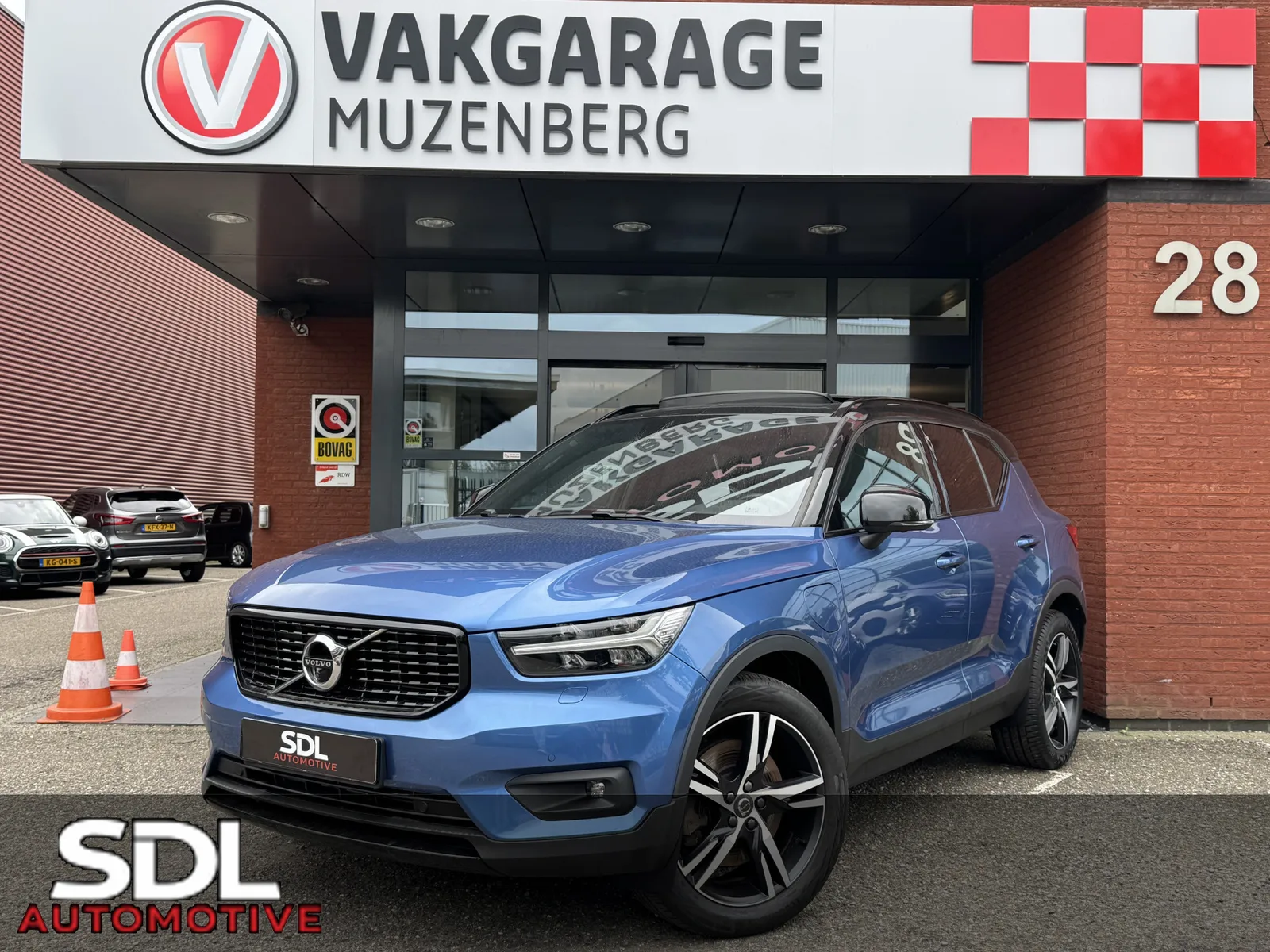 Volvo XC40 (2021) — foto 1