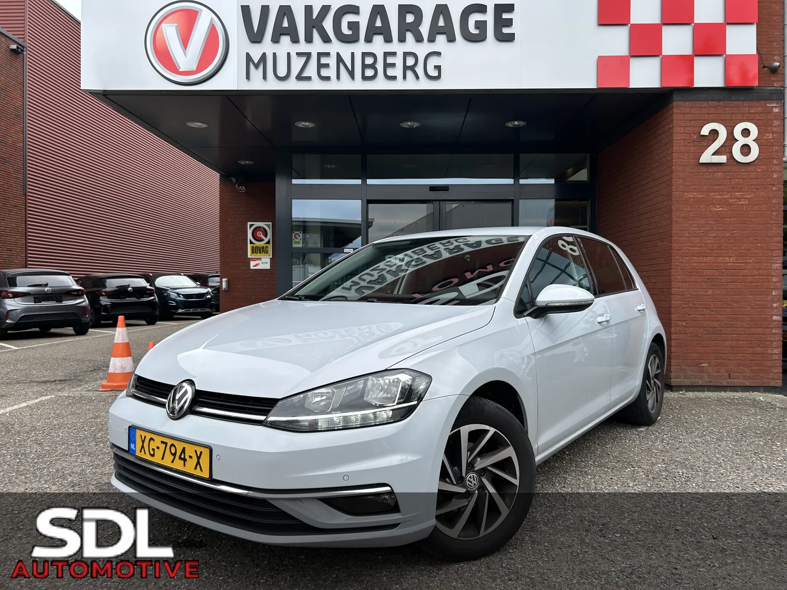 Volkswagen Golf (2019) — foto 1