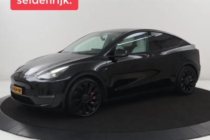 Tesla Model Y (2023)