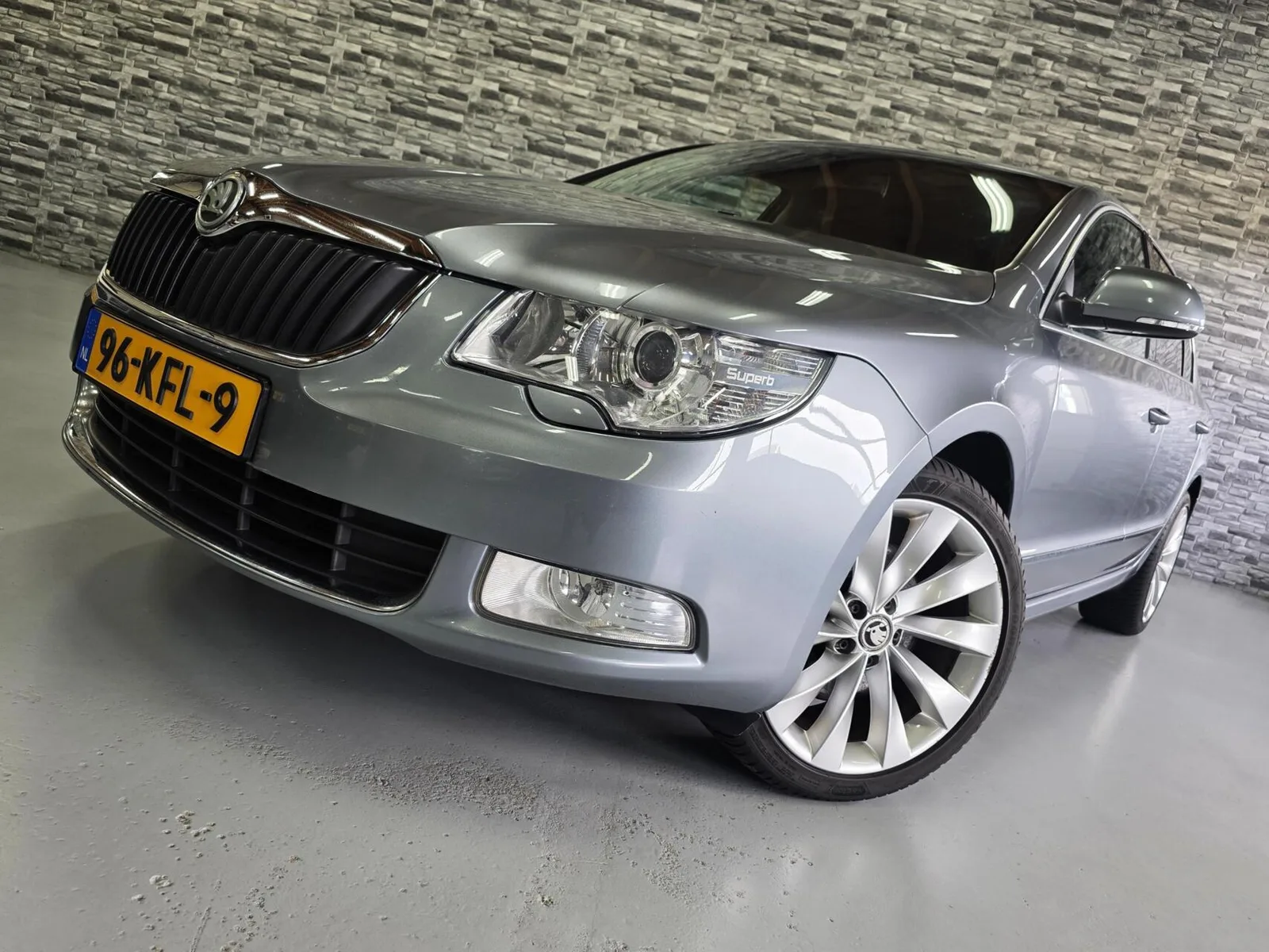 Škoda Superb (2010) — foto 1