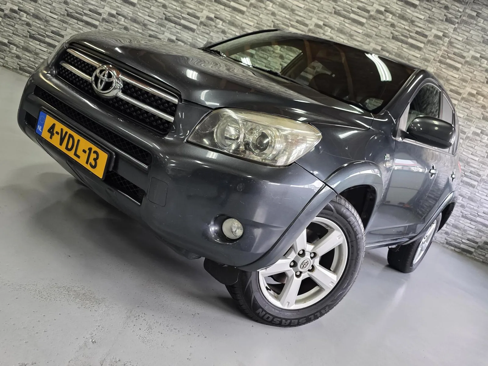 Toyota RAV4 (2009) — foto 1