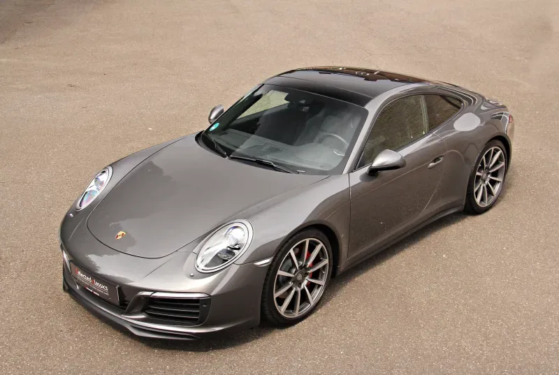 Porsche 911 (2018) — foto 1