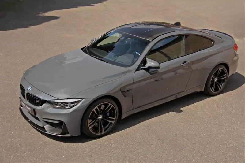 BMW M4 (2017) — foto 1