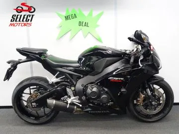 Honda CBR 1000 RR Fireblade (2016) — foto 1