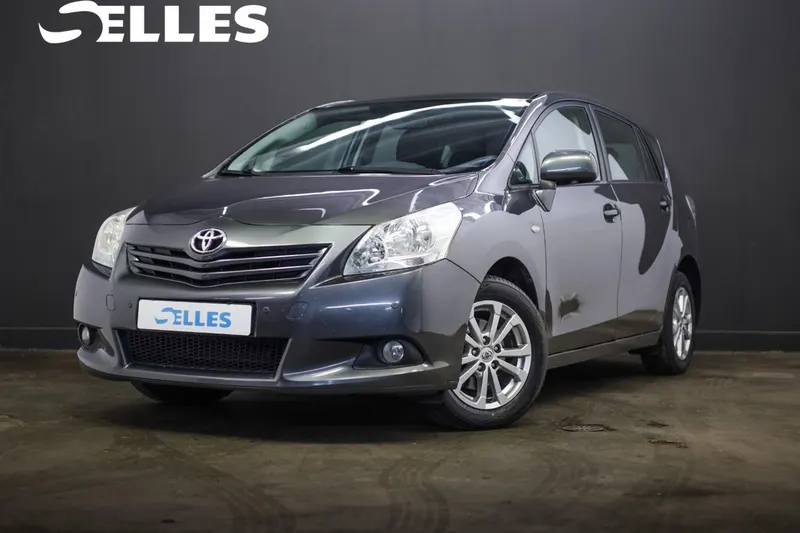 Toyota Verso (2011)