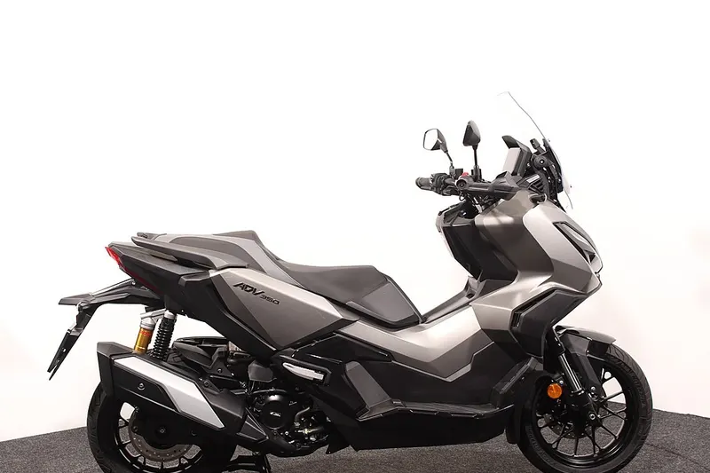 Honda Adv 350 (0)