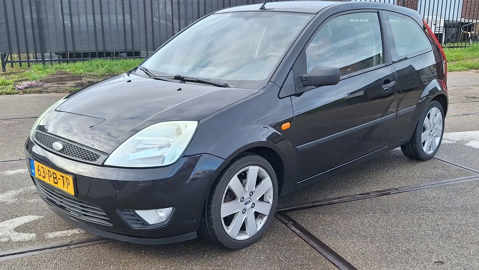Ford Fiesta (2004) — foto 1