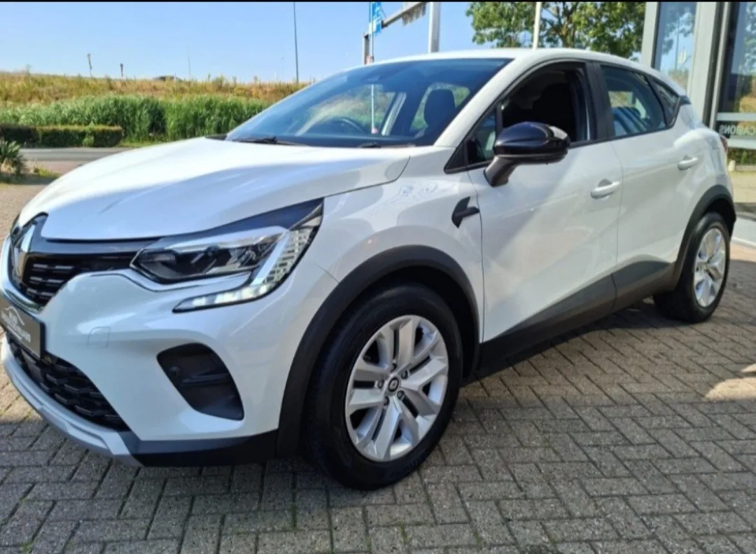 Renault Captur (2022) — foto 1