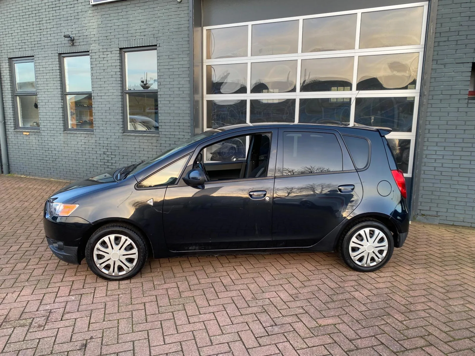 Mitsubishi Colt (2009) — foto 1