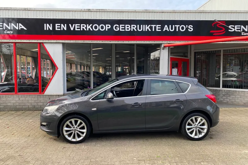 Opel Astra (2013)