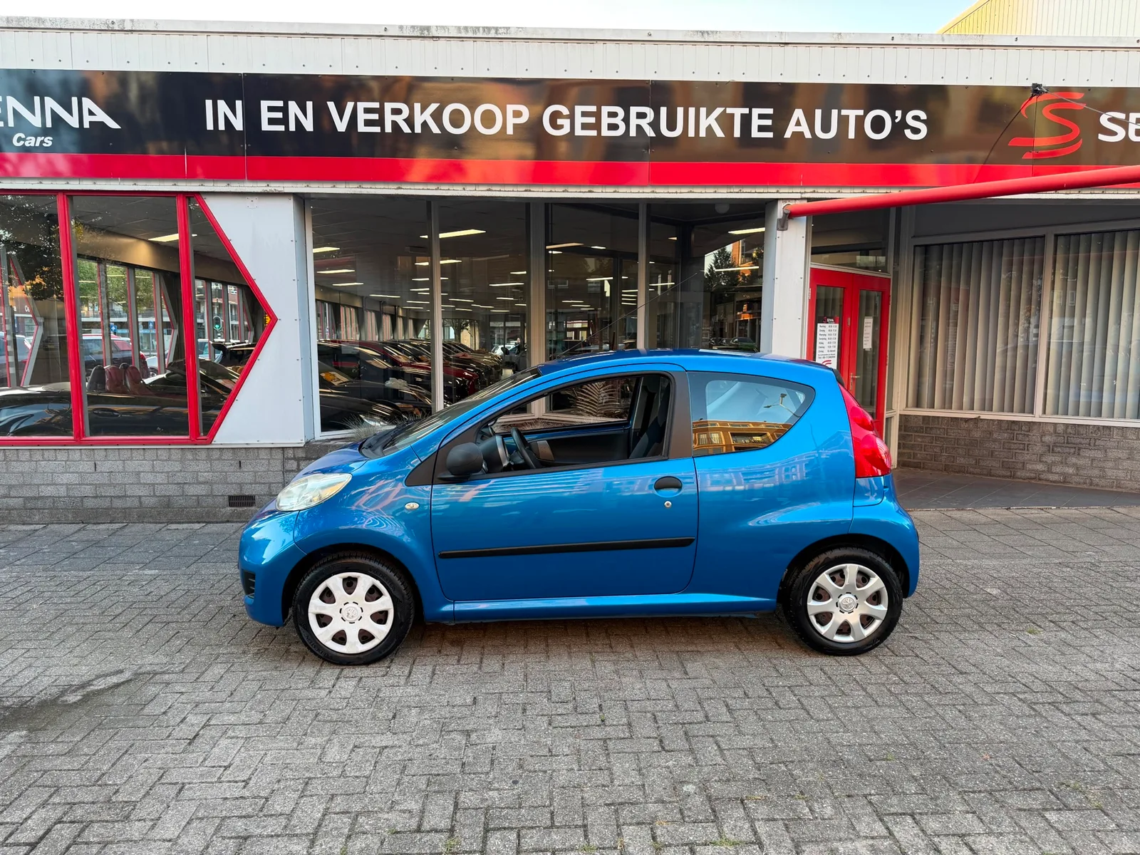 Peugeot 107 (2010) — foto 1