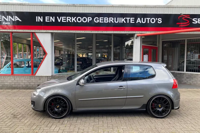 Volkswagen Golf (2005)