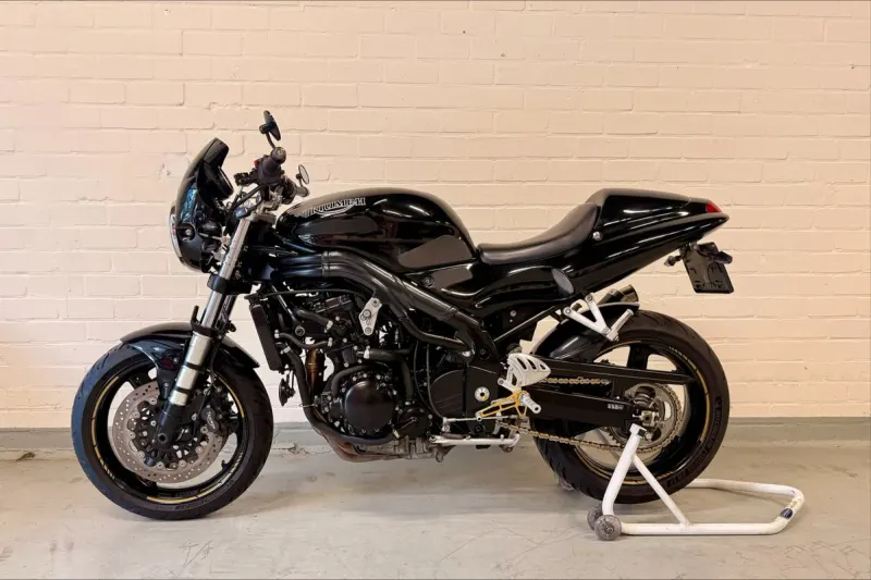 Triumph Speed Triple (2000)