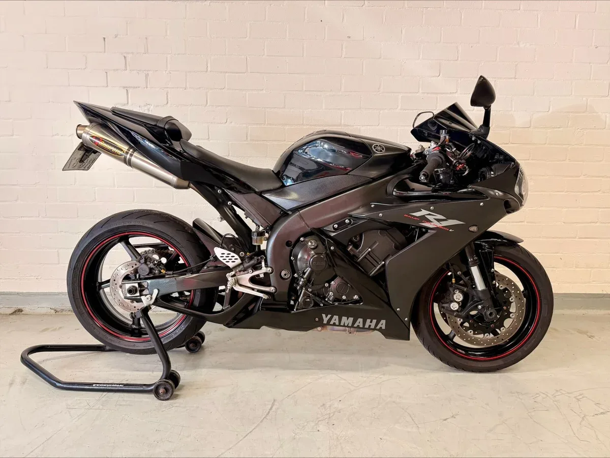 Yamaha YZF-R1 (2006) — foto 1