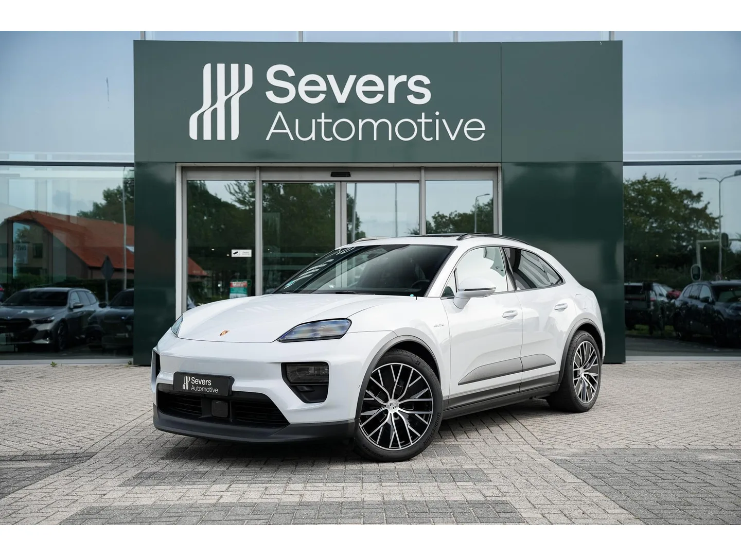Porsche Macan (2025) — foto 1