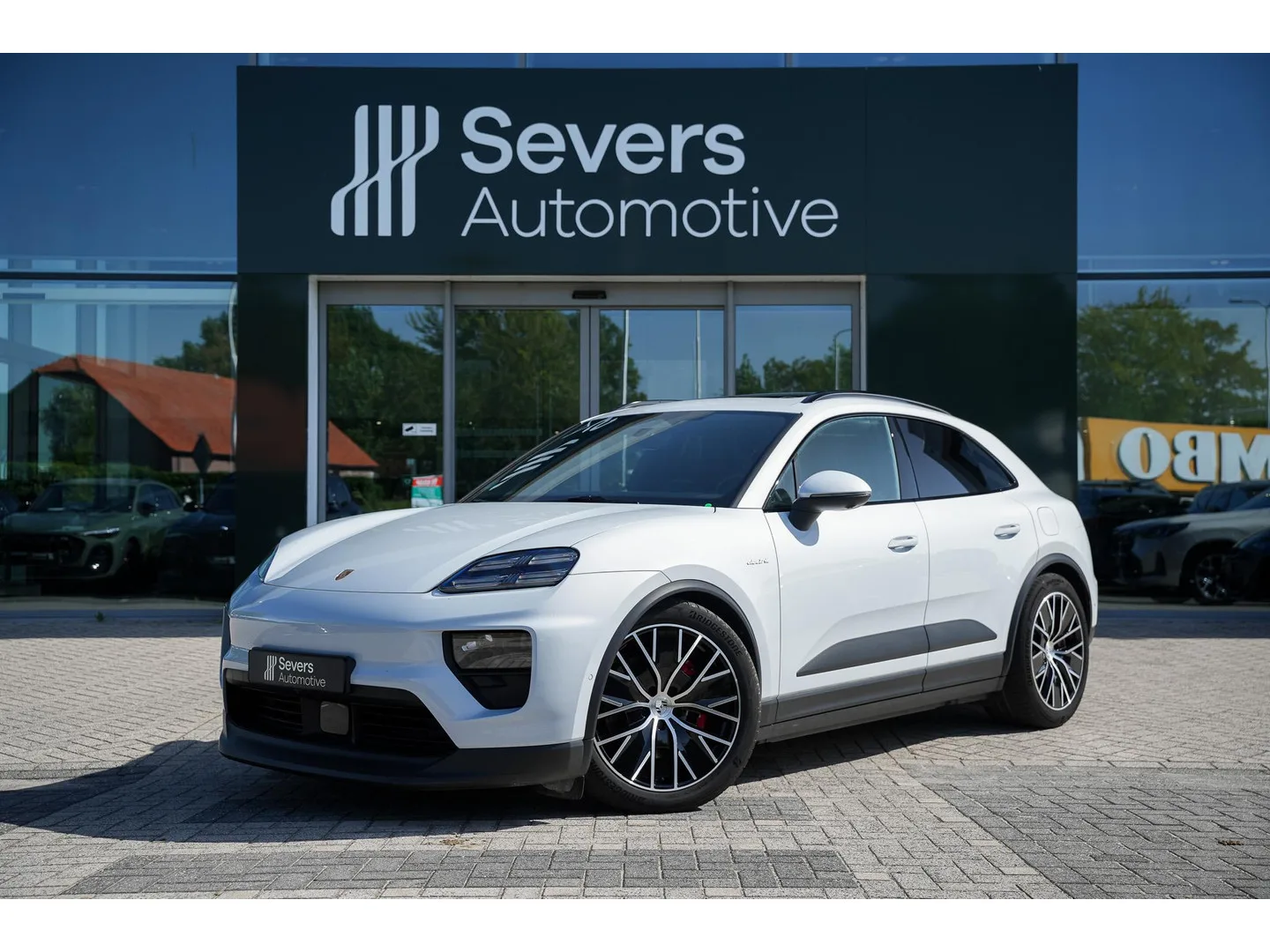 Porsche Macan (2025) — foto 1