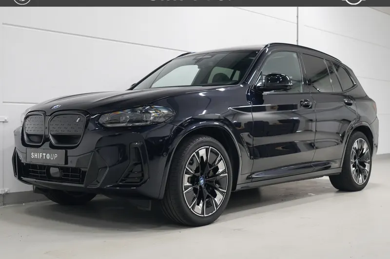 BMW iX3 (2023)