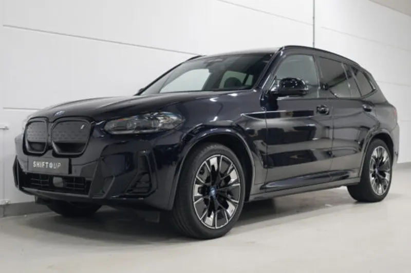 BMW iX3 (2023)