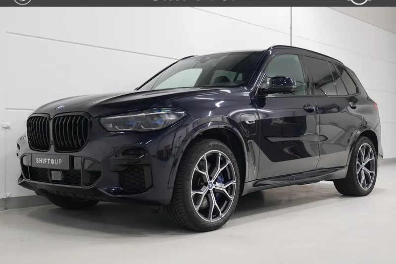 BMW X5 (2023)