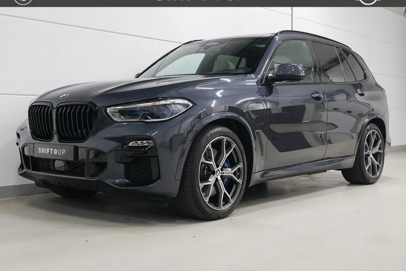 BMW X5 (2021)