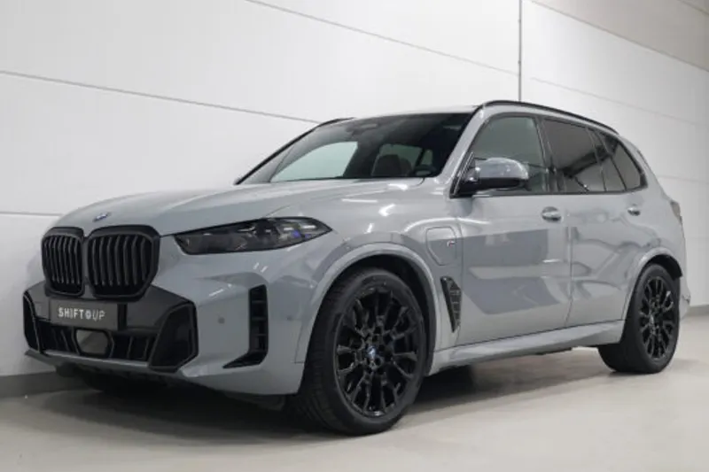 BMW X5 (2023)