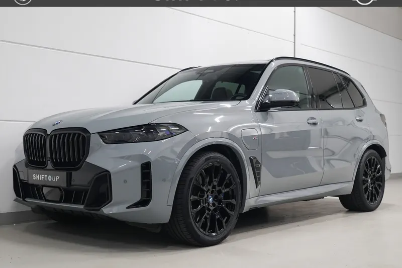 BMW X5 (2023)