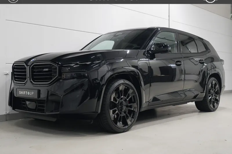 BMW XM (2024)