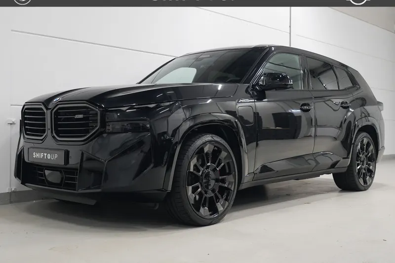 BMW XM (2024)