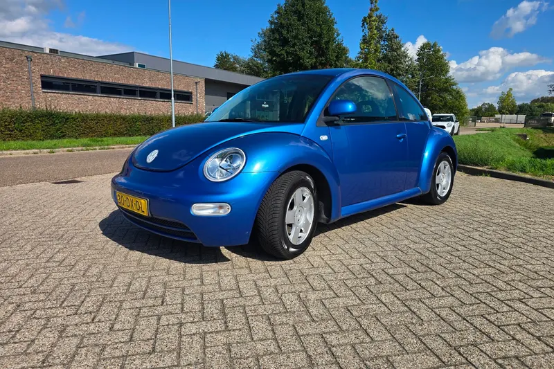 Volkswagen New Beetle (2000)