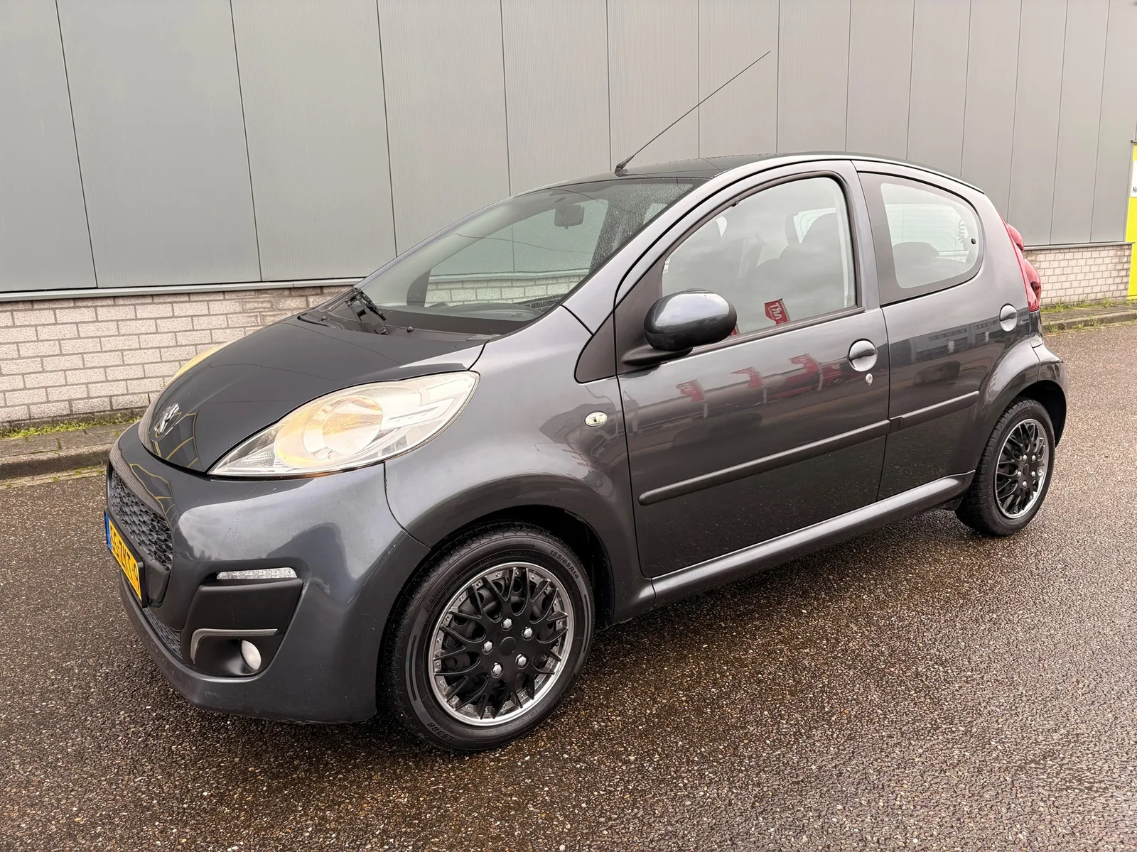 Peugeot 107 (2013) — foto 1