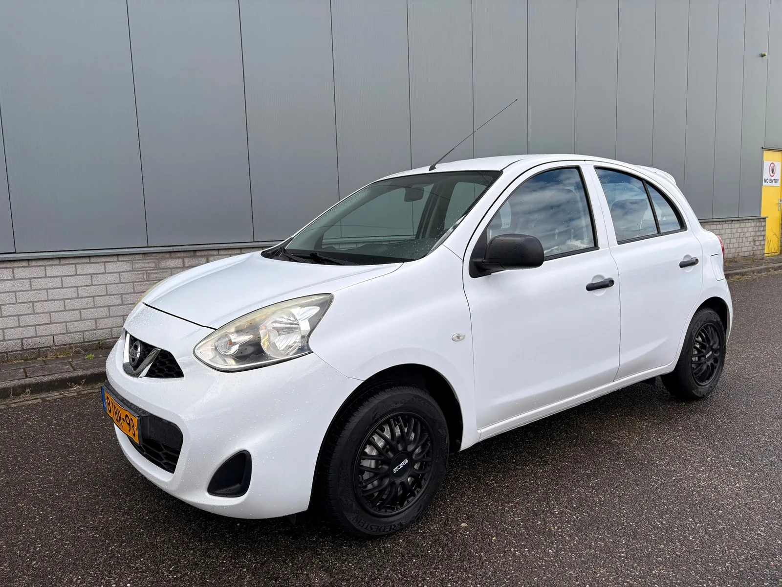 Nissan Micra (2014) — foto 1