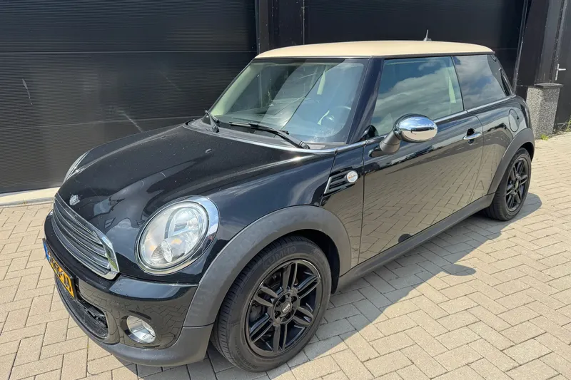 MINI One (2014)