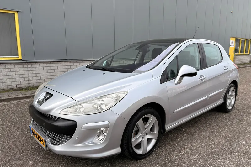 Peugeot 308 (2010)