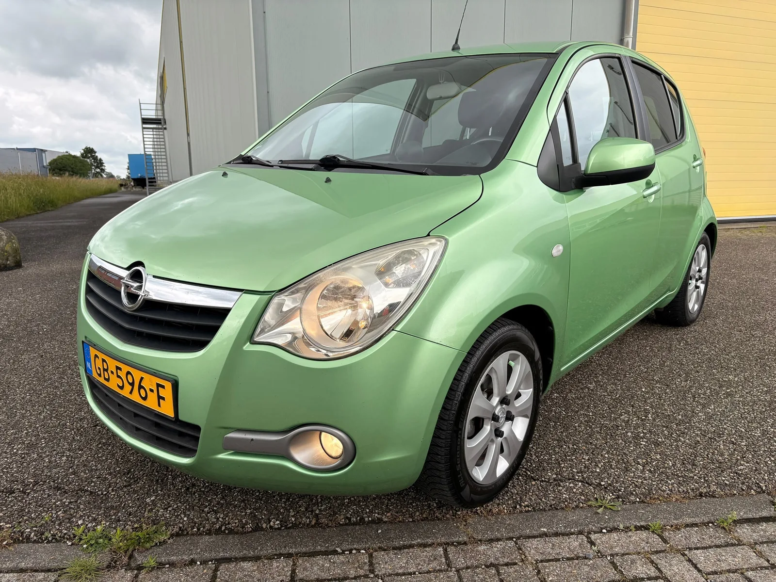 Opel Agila (2008) — foto 1