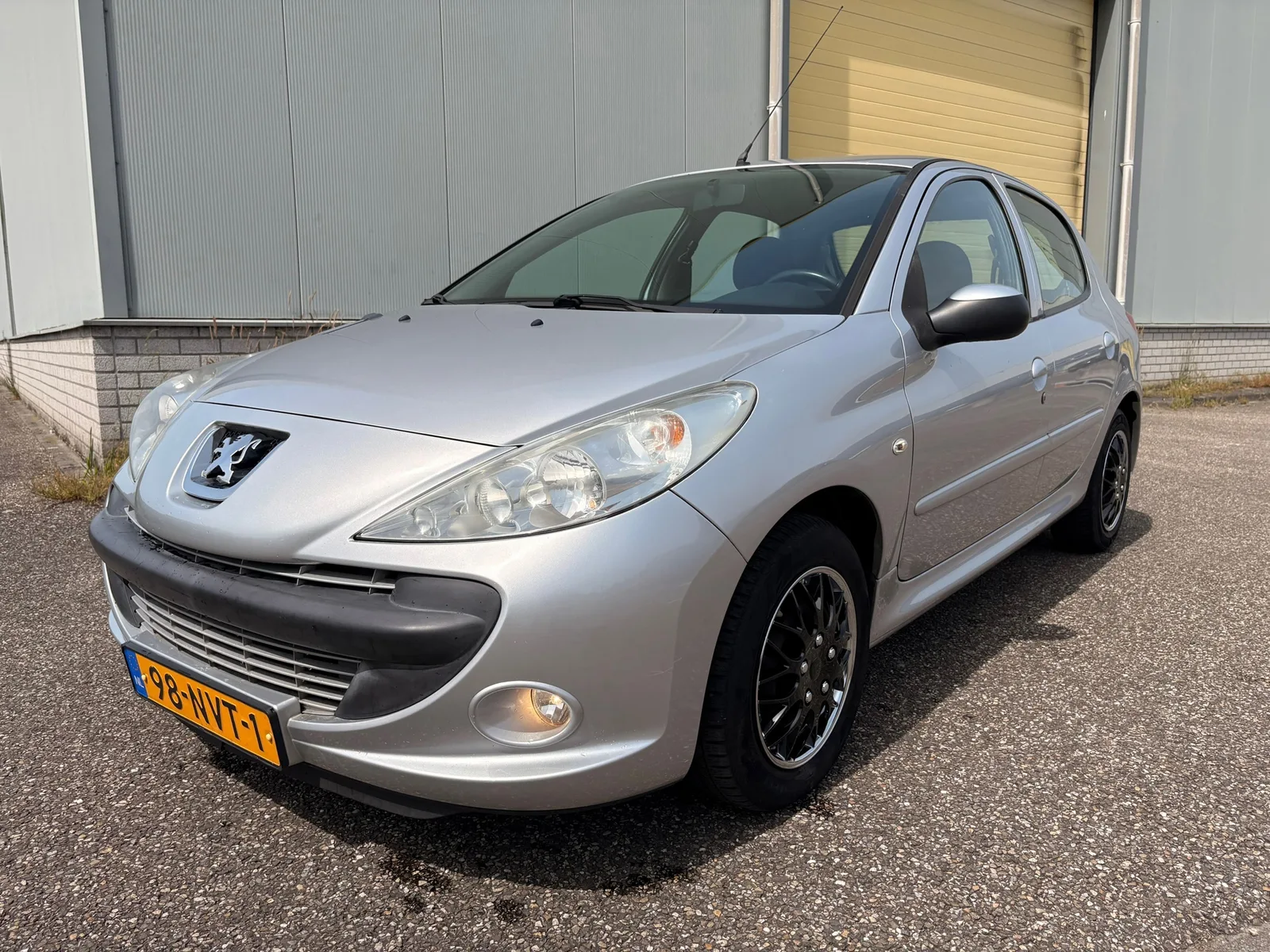 Peugeot 206 (2010) — foto 1